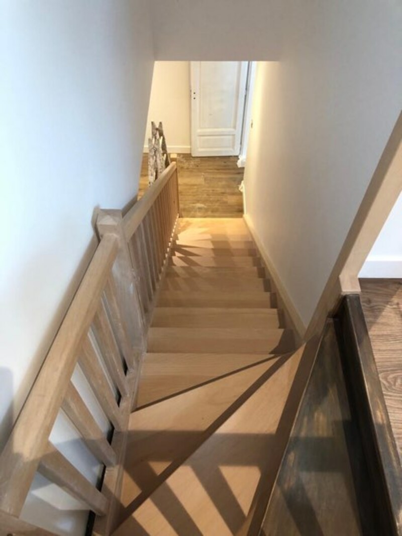 peinture escalier bordeaux